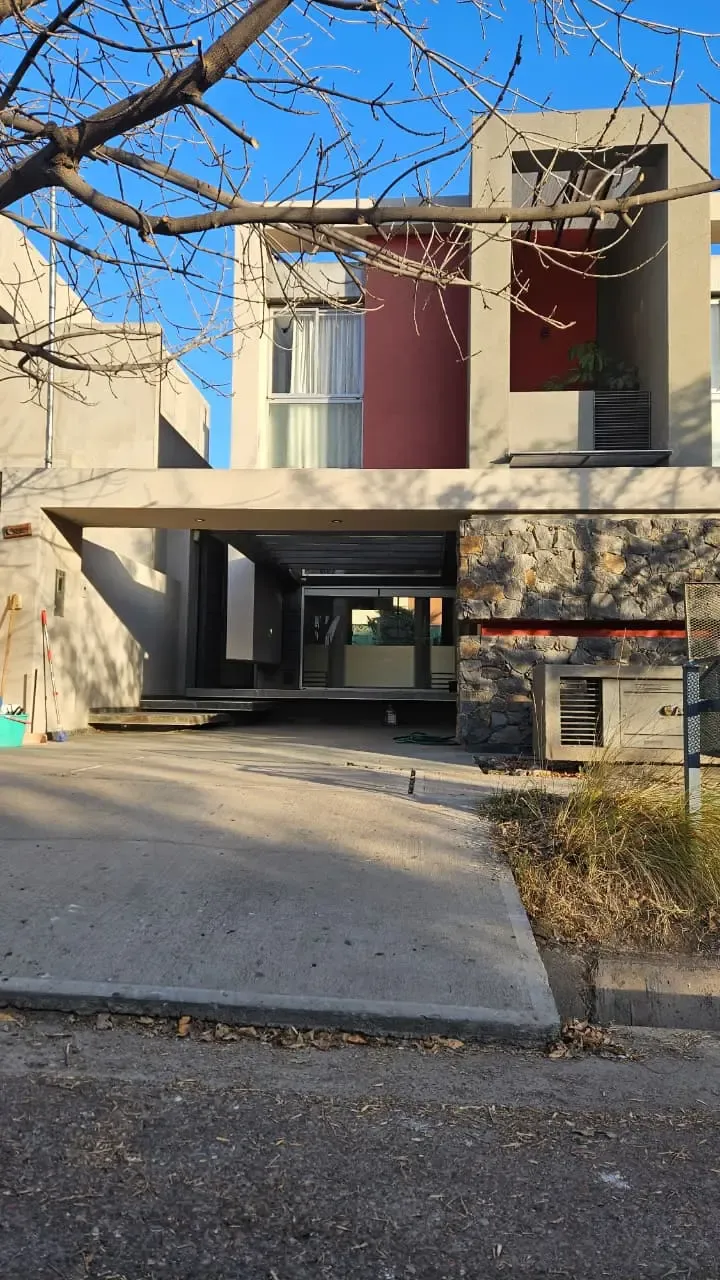 Increíble Dúplex en Alquiler – Barrio Privado Somontano, Carrodilla, Mendoza