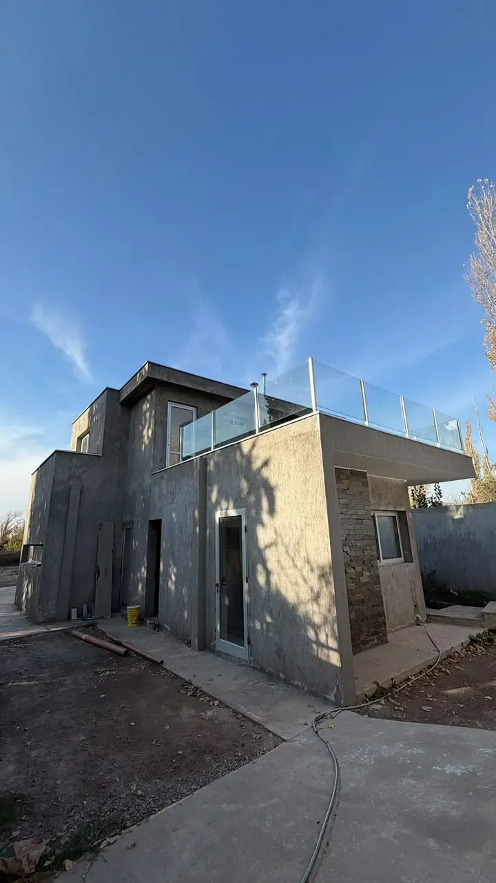 Casa en Venta Chacras de Coria - Obra Gruesa Terminada