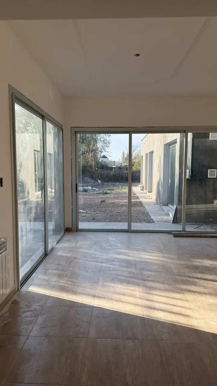 Casa en Venta Chacras de Coria - Obra Gruesa Terminada